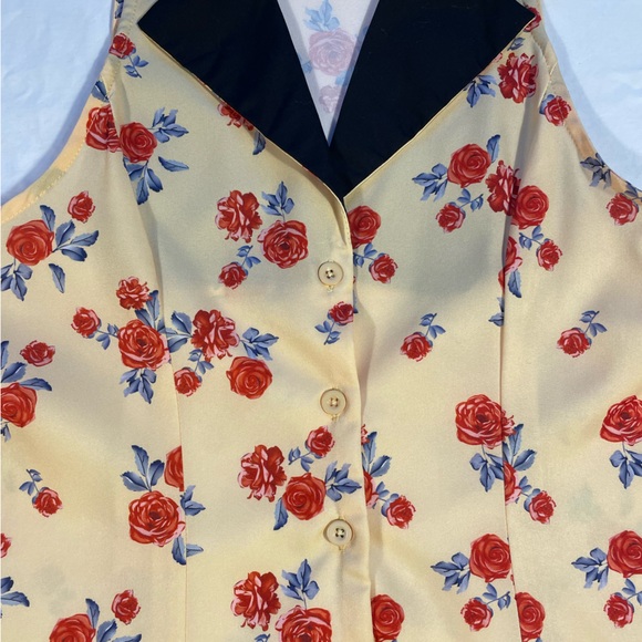 Floral Yellow Button-Up Sleeveless Dress with Black Collar – Retro Style - Picture 3 of 6